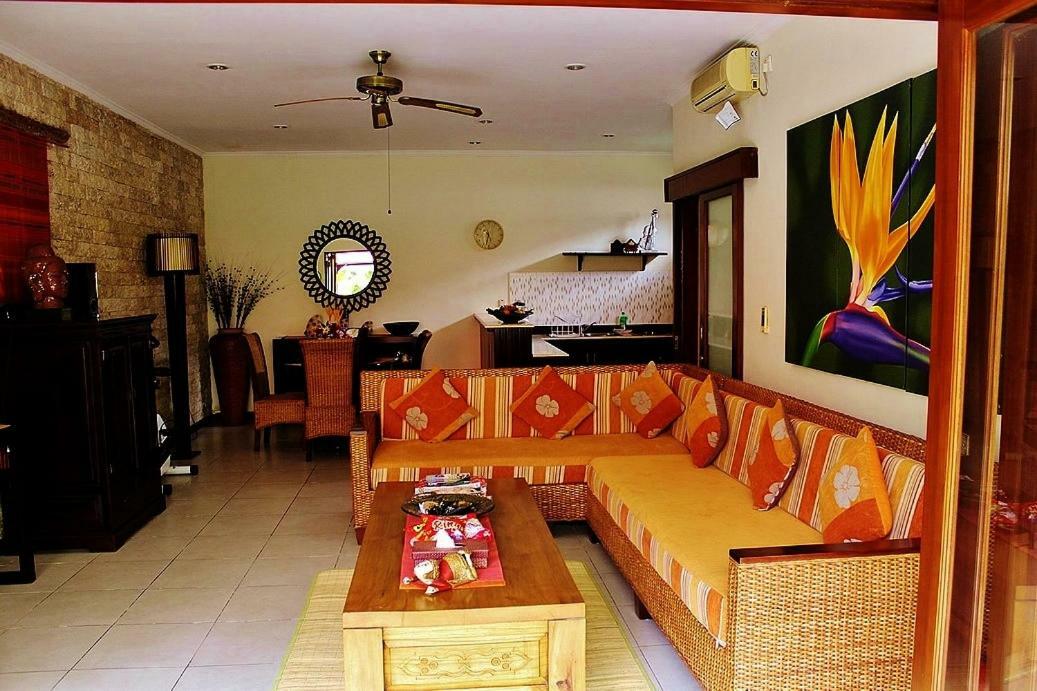 Villa Heliconia スミニャック エクステリア 写真